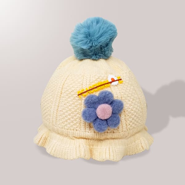 StarAndDaisy Kids Woolen Cap (Upto 4 years kids – Cream with BLue)