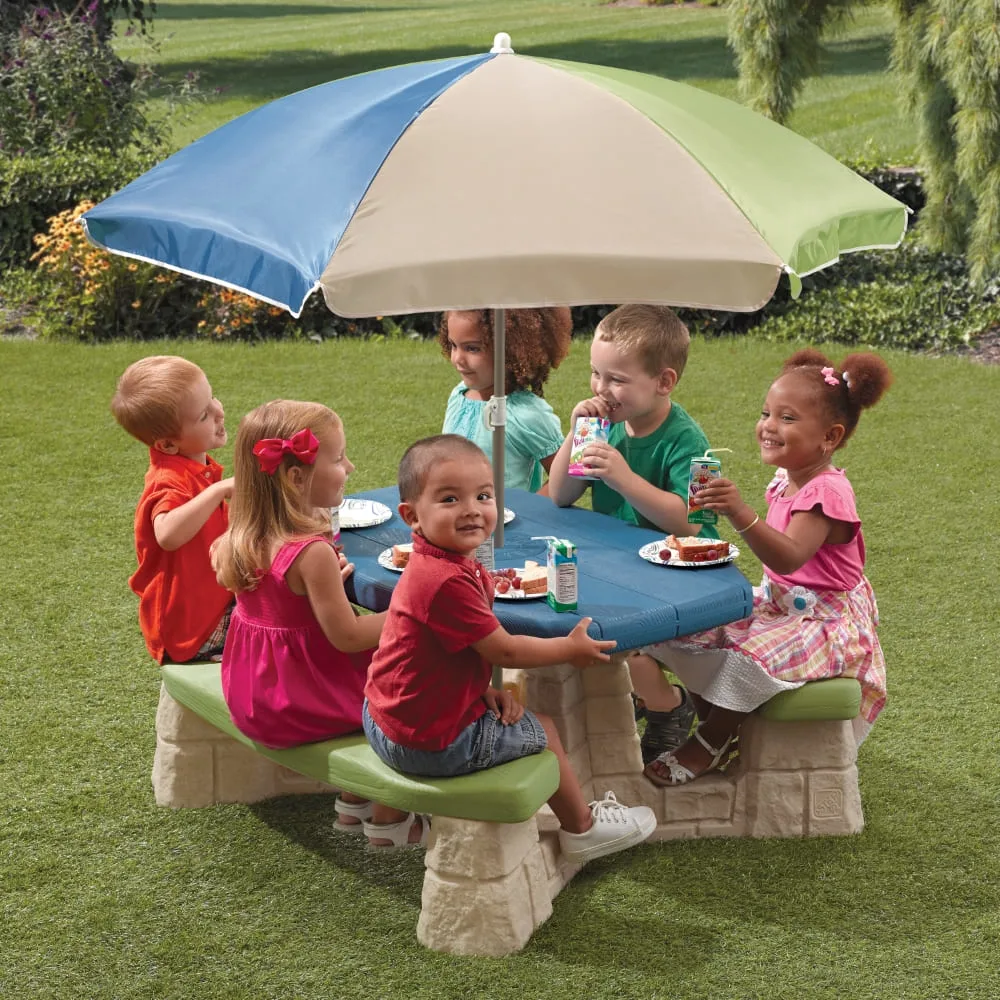 outdoor picnic table