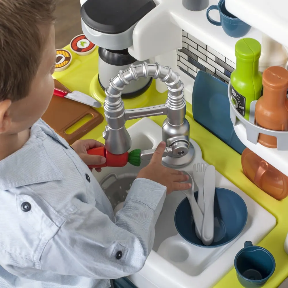 kids play kitchen