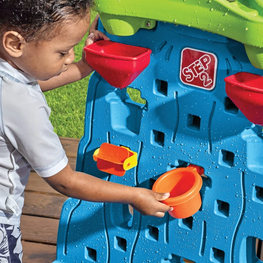 Kids sand and water table