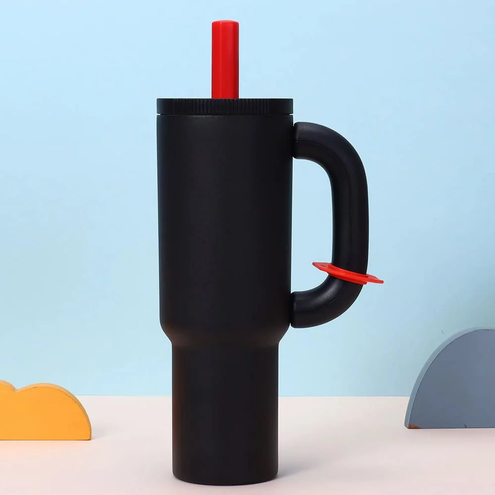 Tumbler with straw black main