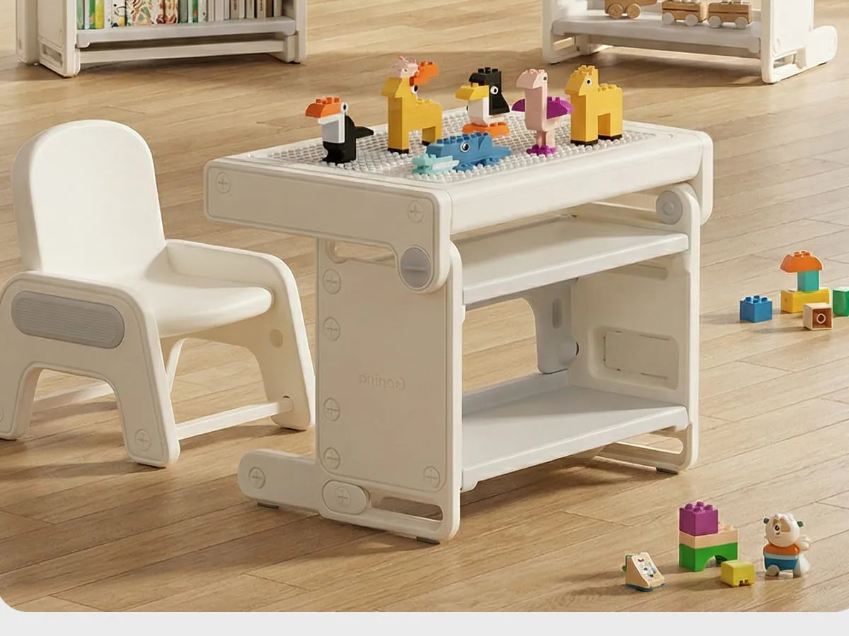 Folding table
